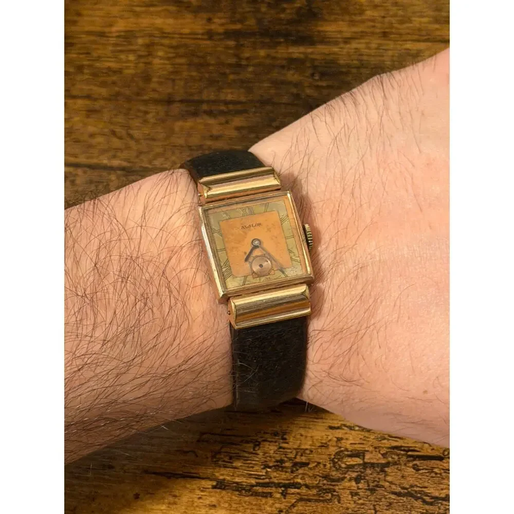 Avalon Swiss 17 Jewels Manual Wind Gold-Tone Square Watch